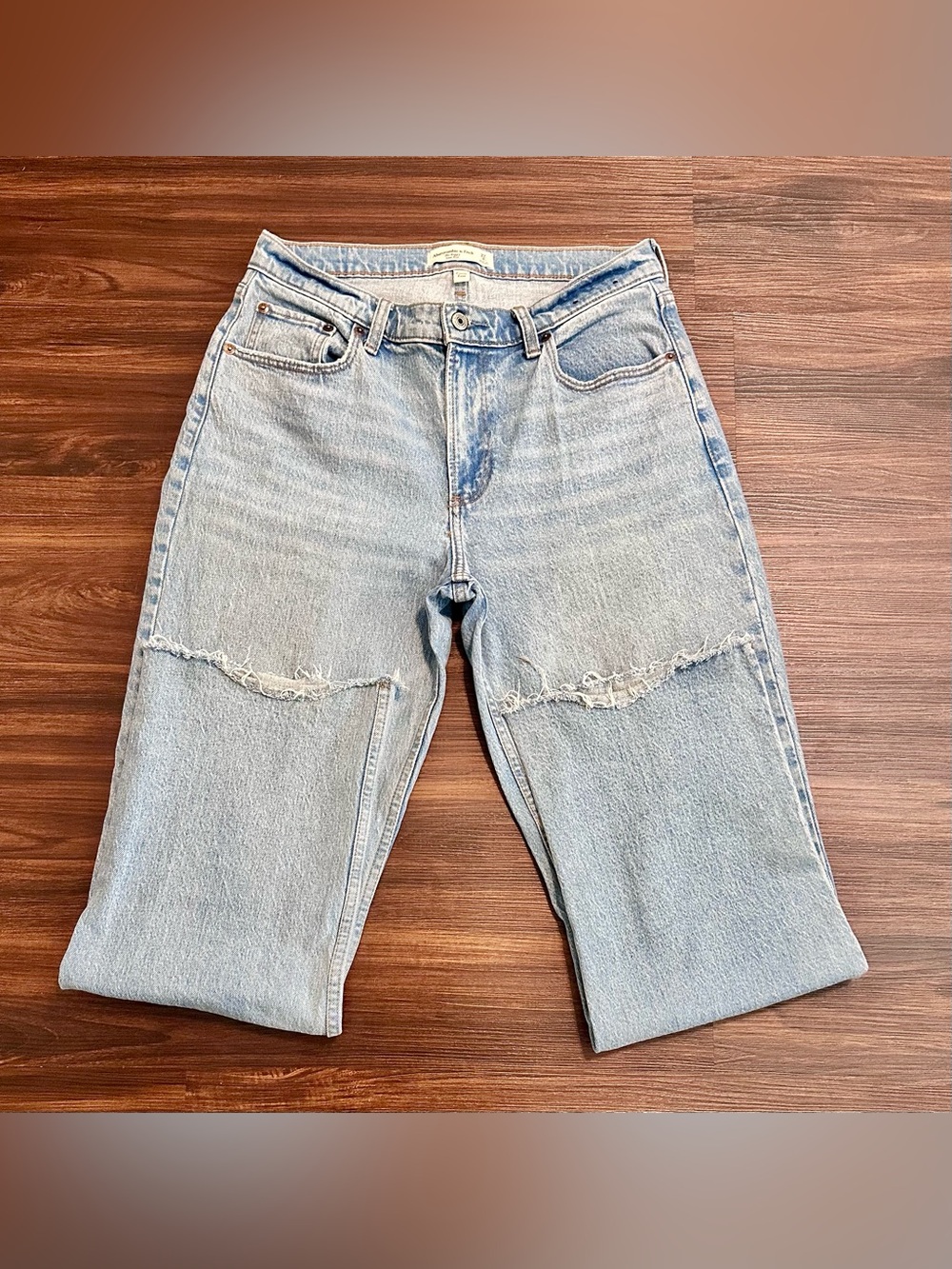 Abercrombie & Fitch Curve Love Light Blue Jeans - The Baggy Low Rise. 27 R